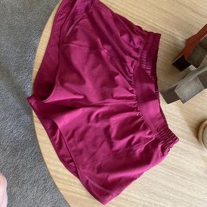 Lululemon Hotty Hot shorts Mulled Wine